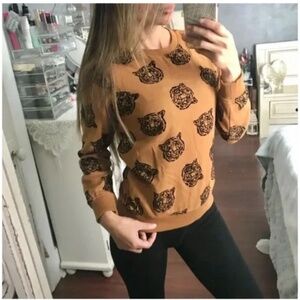 🪞 NEW h&m velvet stamped tiger logo crew neck long sleeve sweater